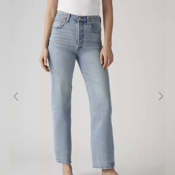 Levi’s Ribcage Straight Jeans - Picture 2 of 6